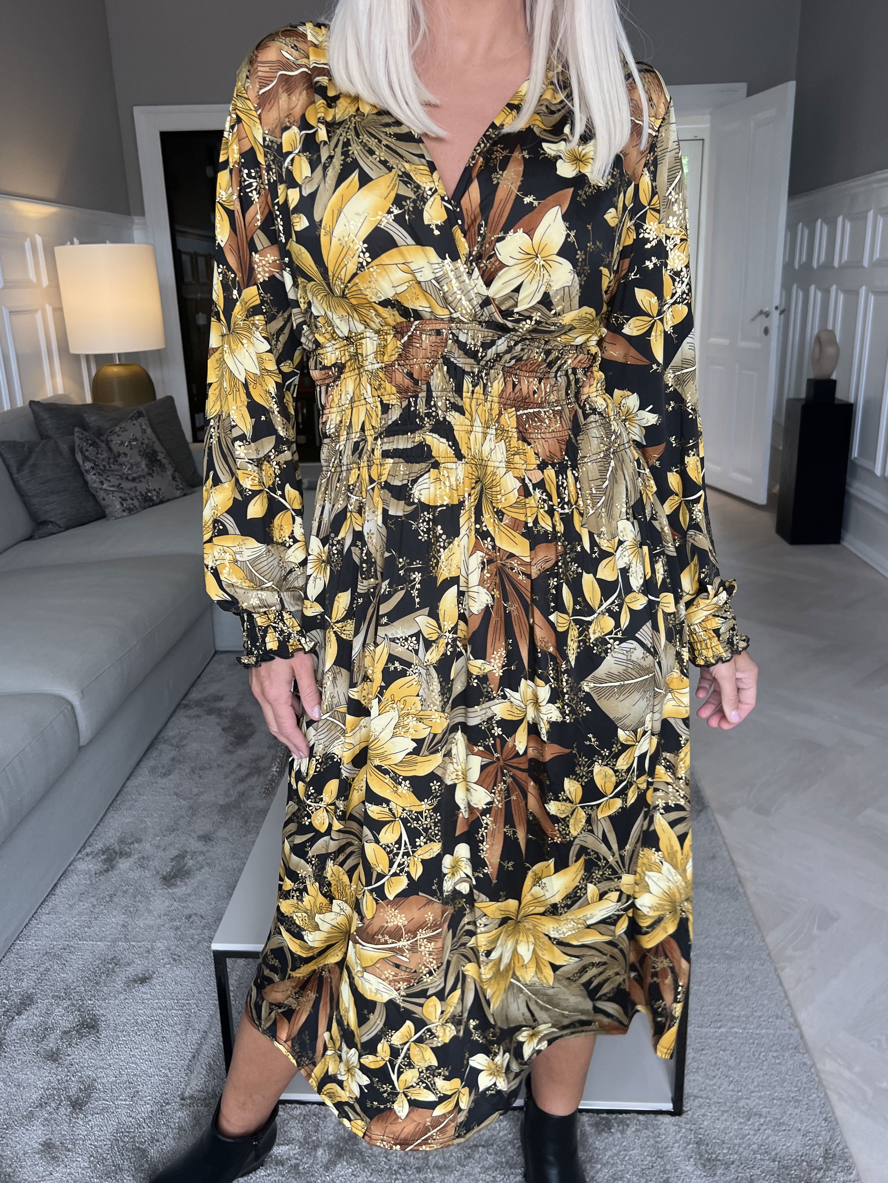 Pams Midi L/S - Elastisk kjole i krølfrit stof med lange ærmer